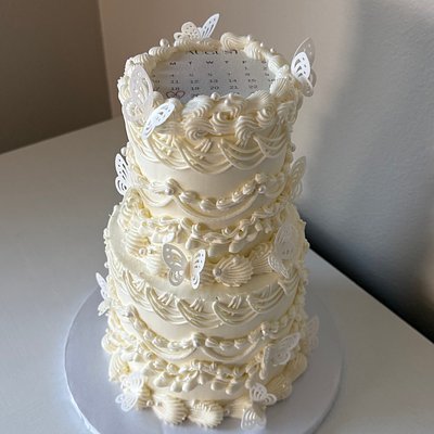 Large Tiered Cake (8 & 10in) 