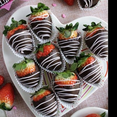 Chocolate Covered Strawberries (dzn)