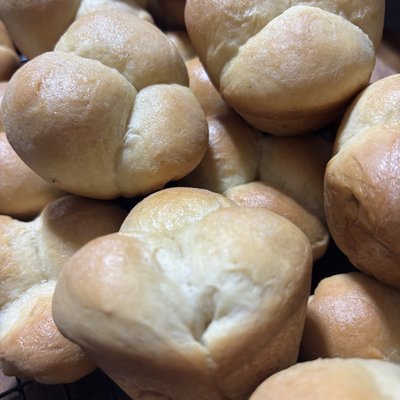 Cloverleaf Dinner Rolls