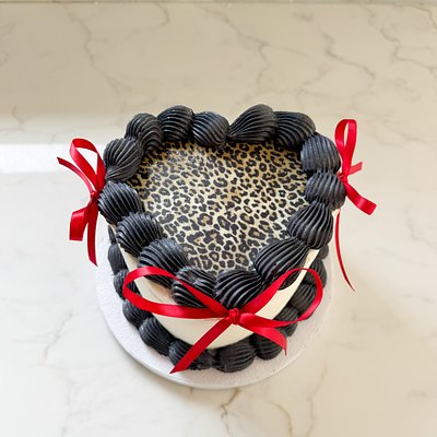 6 in. 3 layer HEART Cake (Serves 12)