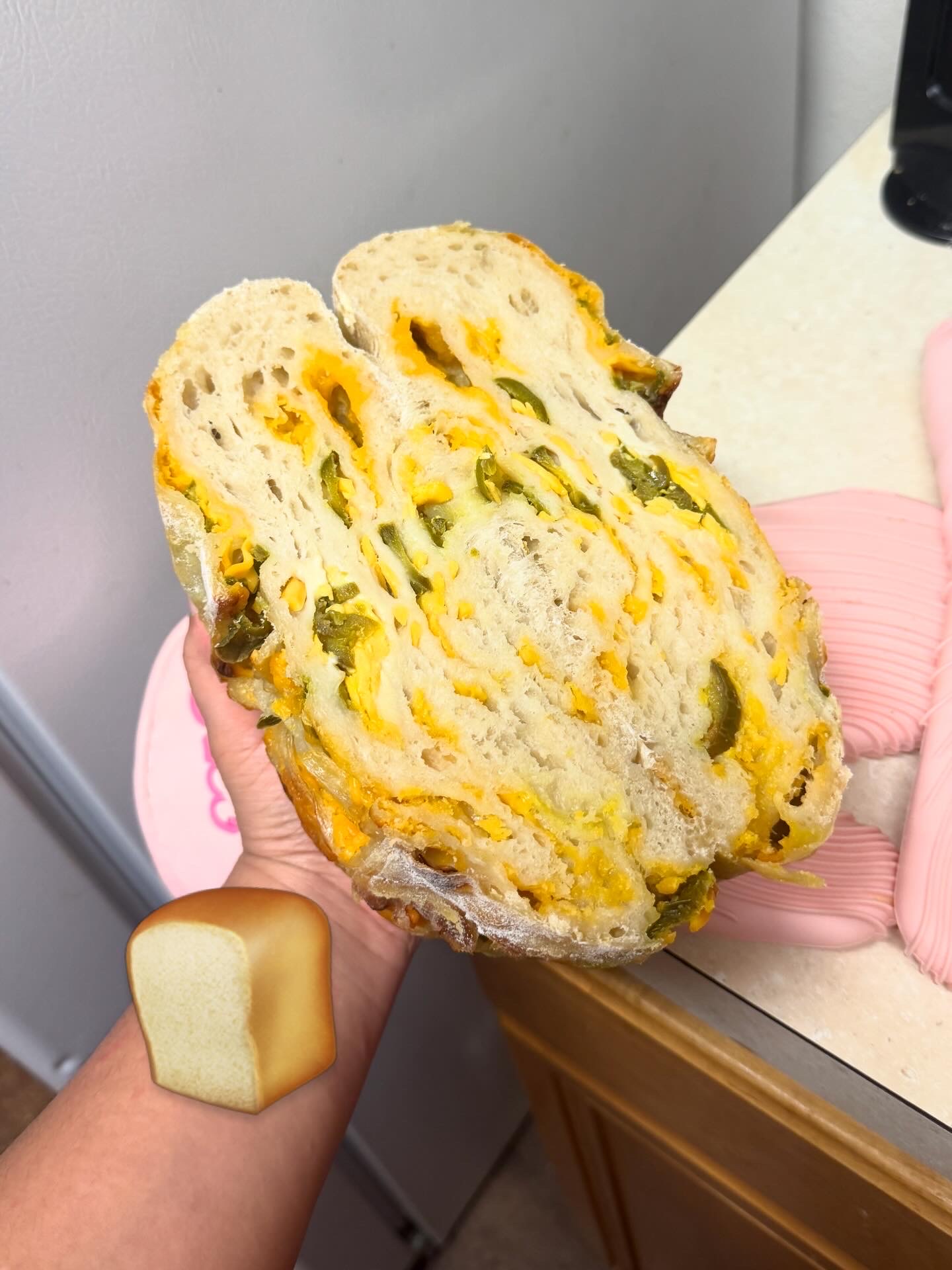 Cheddar Jalapeño Sourdough Bread 