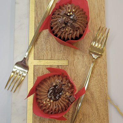 Chocolate Fudge Heath Crumble Cupcake
