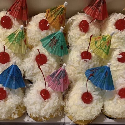 Piña Colada Cupcakes 