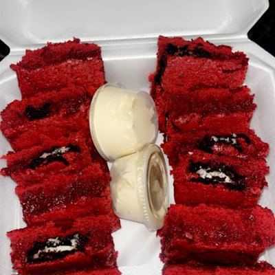 Red Velvet Oreo 4 CT Brownie Pack