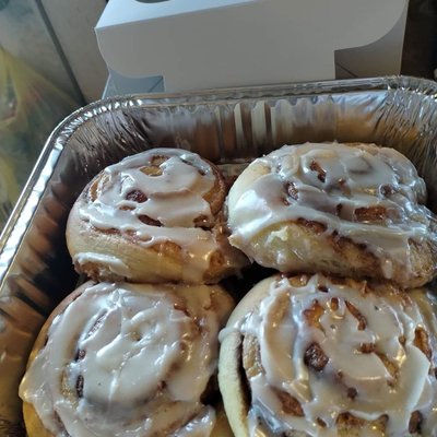 Raspberry Cinnamon Rolls 
