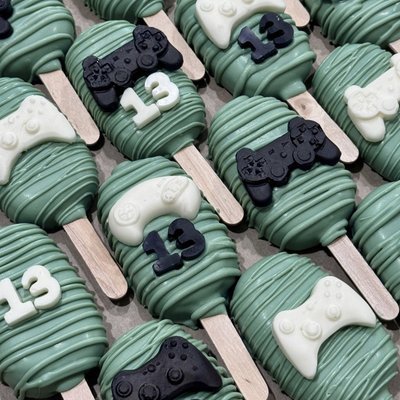 Custom Cake Pops