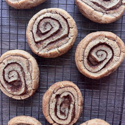 Cinnamon Roll Discard Cookies 
