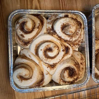 sourdough cinnamon rolls with cream cheese icing 