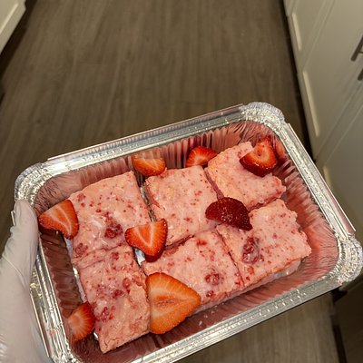 1 Dozen Strawberry Brownies 😊