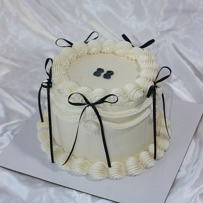 6” Round Cake (8-10 servings)  