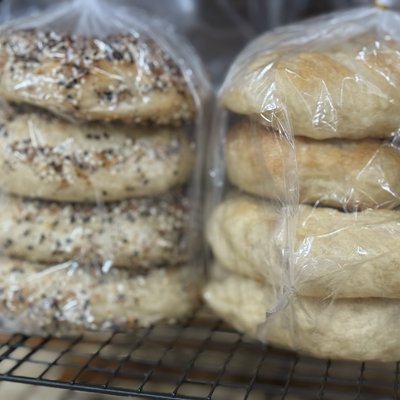 New York Style Sourdough Bagels (4 Pack)
