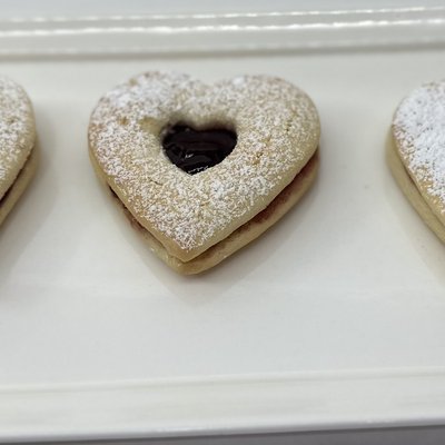 1 Dz Linzer Cookies - Circles Or Seasonal Shapes
