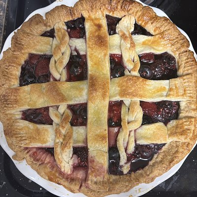 Boozy Mixed Berry Pie