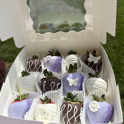 Custom Dozen Strawberry Box