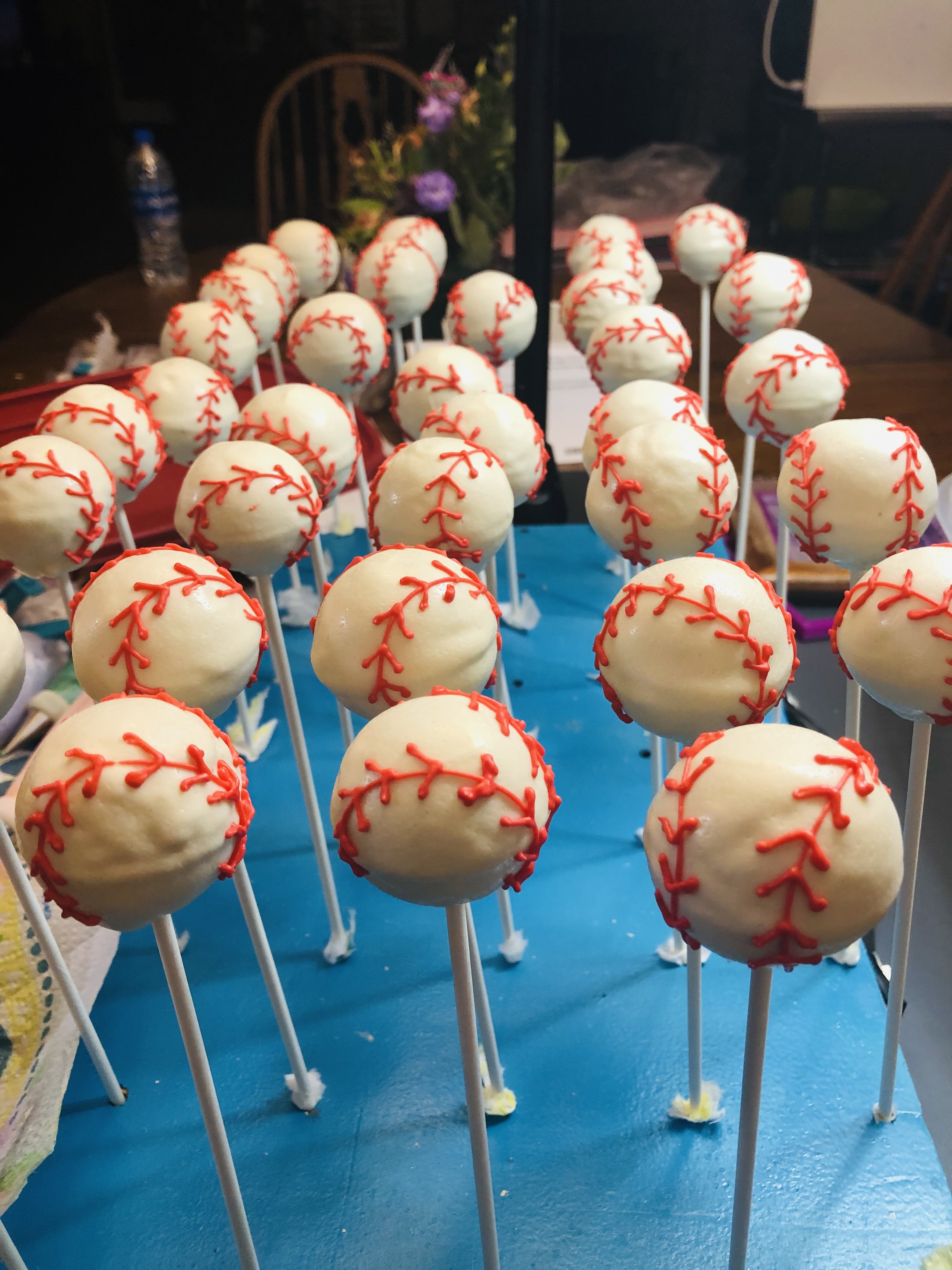 Custom Cake Pops