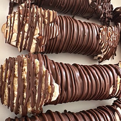 Chocolate Dipped Shells (6)