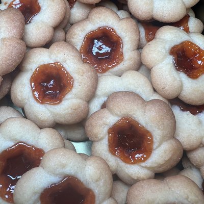 Butter Cookies With Guava Filling 
