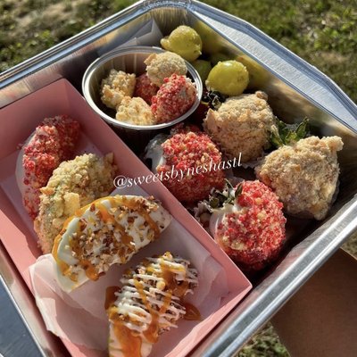 MINI Sampler Box W / 5 Free Candy Grapes 