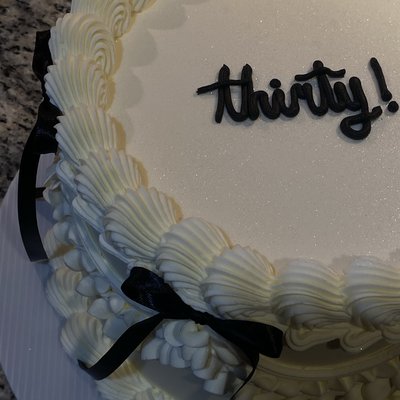 8 Inch Circle Cake