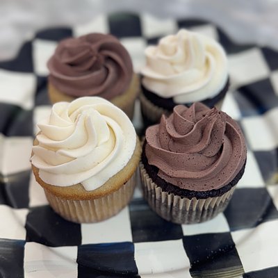 Chocolate & Vanilla Mixed Cupcakes