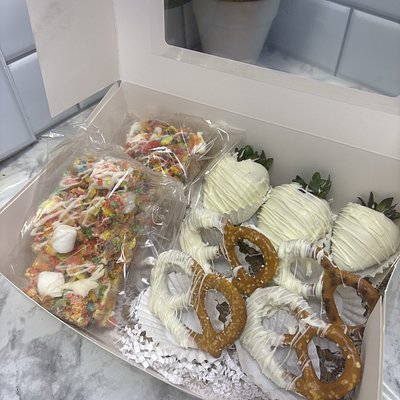 Custom Strawberry Pack