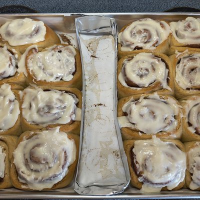 Jumbo Cinnamon Roll Cupcakes 4-pack