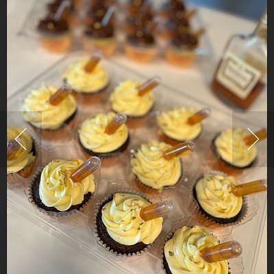 Drip & Sip Cupcakes – (21+)