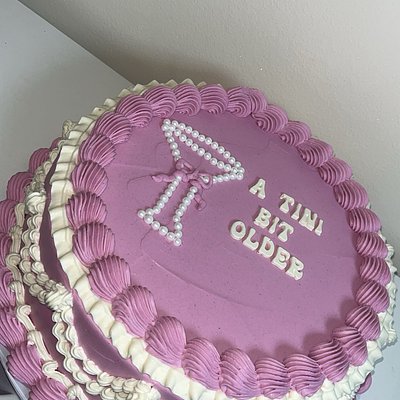 12 Inch Round Cake/ Pastel De 12 Pulgadas De Redondo 