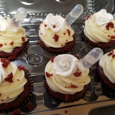 Red Velvet Boozie Cupcakes 6ct
