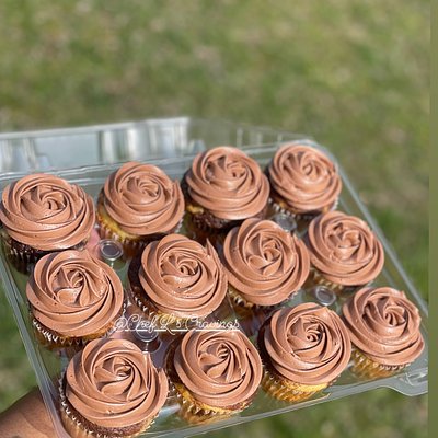 Standard Cupcakes ( Sold By The Dozen ) 