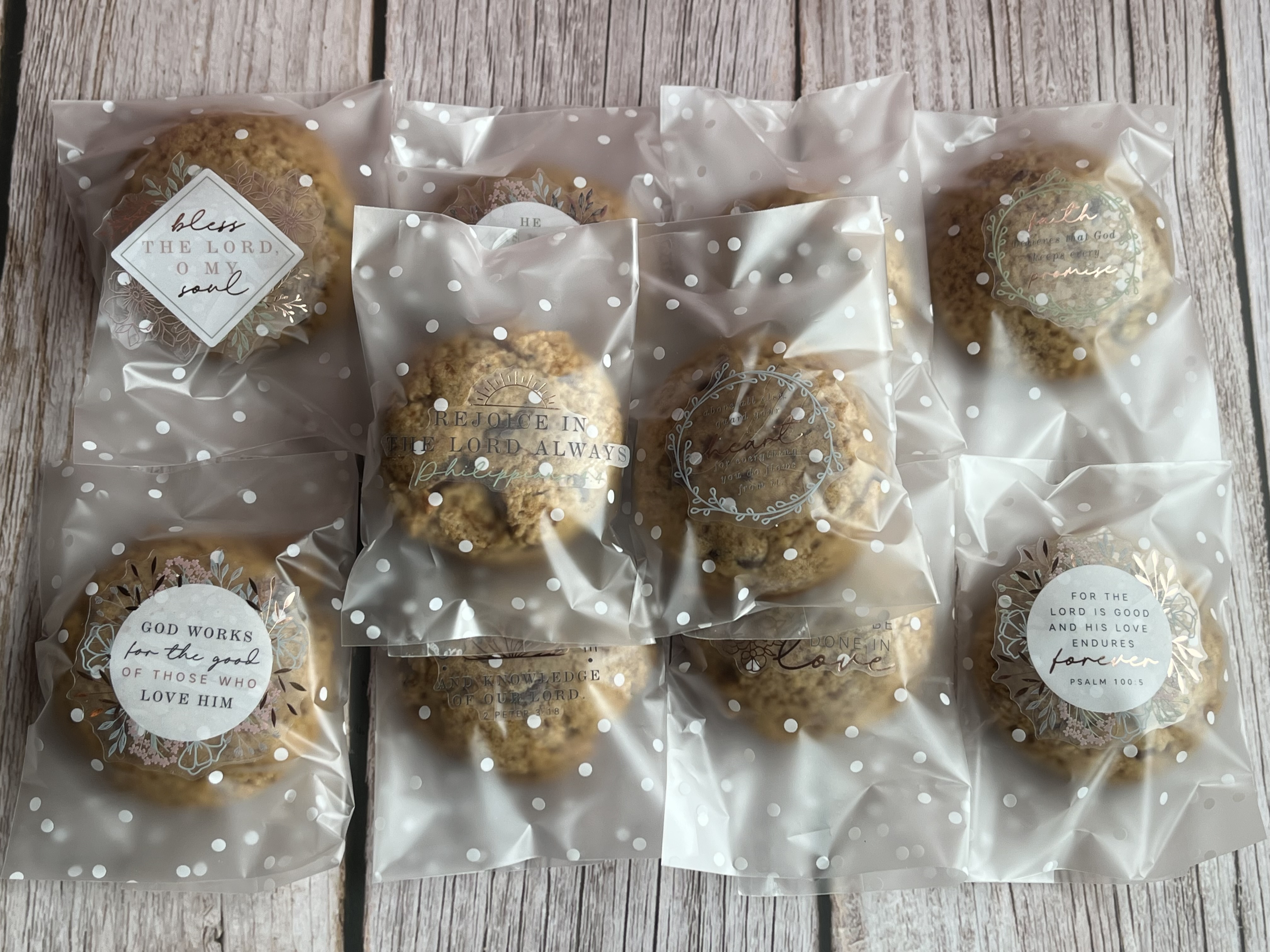 4 Pack Chocolate Chip Cookies