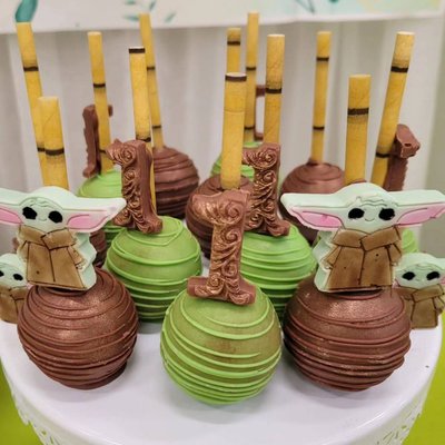 Cake Pops (Per Dozen)