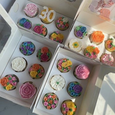 Floral Cupcakes (12)