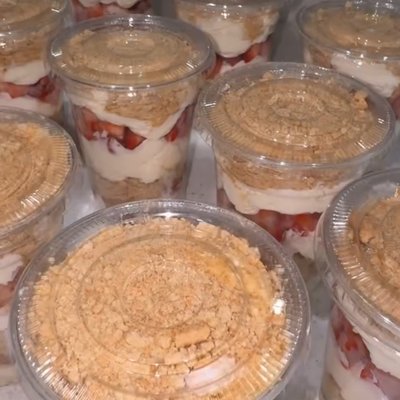 Medium Strawberry cheesecake Cups