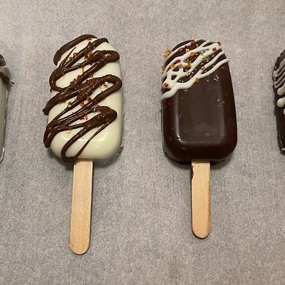 “Cakeiscles” Multiple Flavors Available ($3 Per Cakesicle)