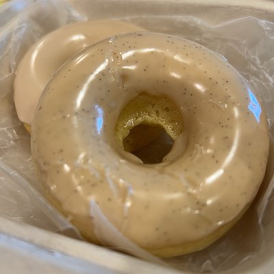 Baked Classic Donut With Vanilla Bean Glaze