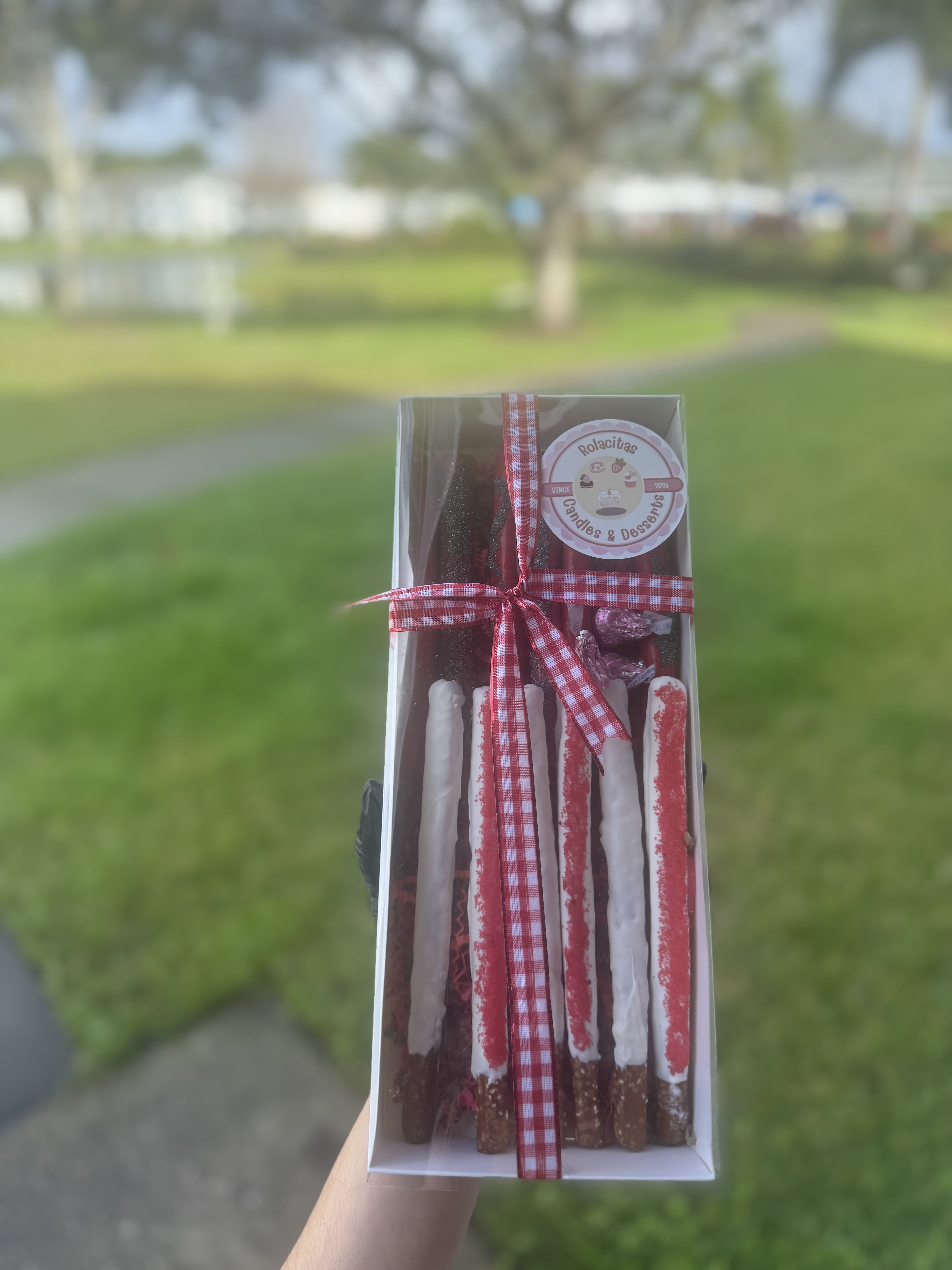 Chocolate Covered Pretzels knot / Rods