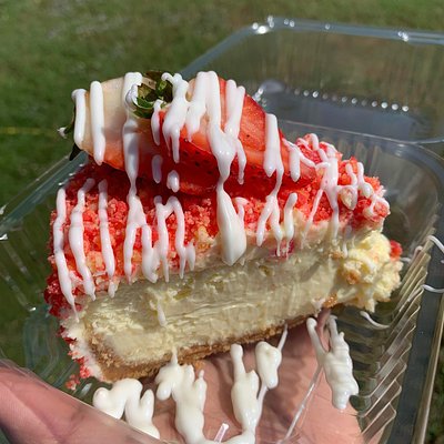 Strawberry Crunch Cheesecake Slices 