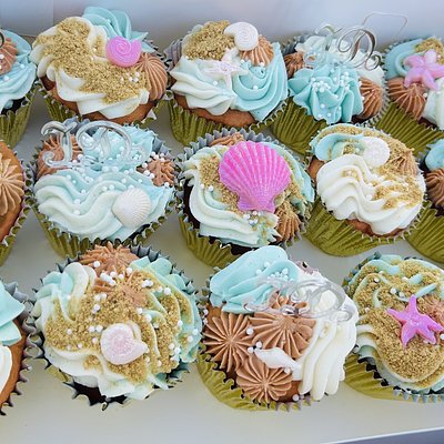 Deluxe Cupcakes 