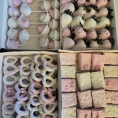 Sweet Table (4 Dozens)