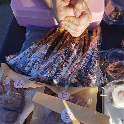 Chocolate Covered Pretzels And Oreos 