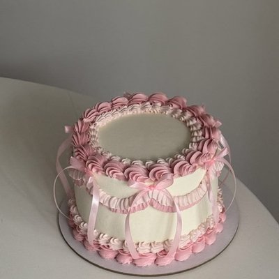 8 Inch Round (Single Tier) 
