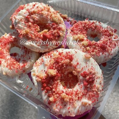 6 Strawberry Crunch Pineapples 