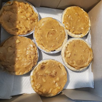 Mini Pralin Sweet Potato Pies 