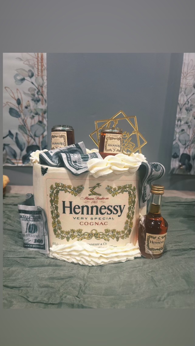 Customized Cake 8in,3 Layer