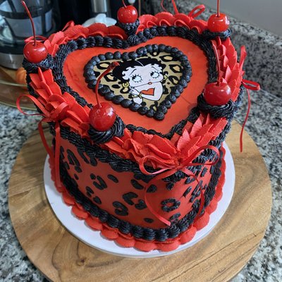 8 Inch Round Or Heart Custom Cake 
