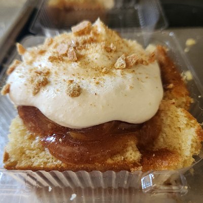 Peaches & Cream Cake Slice