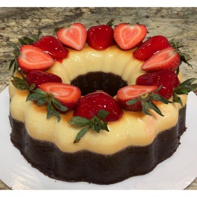 Strawberry Chocoflan