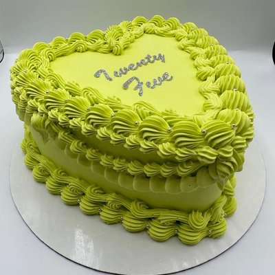 8" Heart Cake (20 Servings)