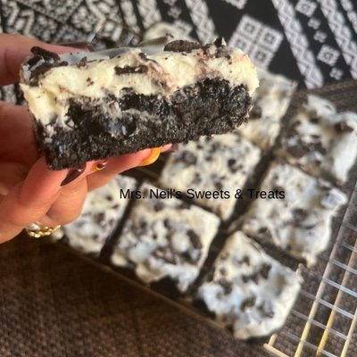 Cookies & Cream Brownies (9 Squares, 8x8 Pan)